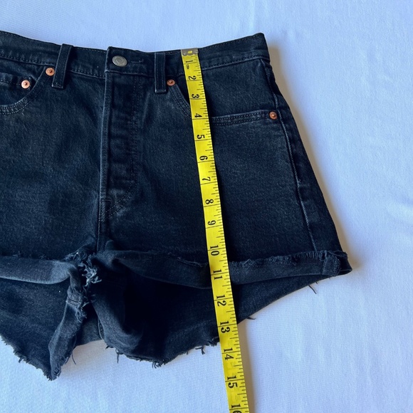 Levi’s ribcage black cut-off button fly denim shorts sz 27 - Picture 5 of 11